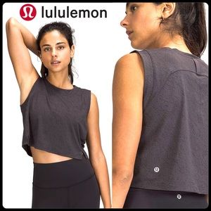 🆕Lululemon “Cropped train tank” (grey)